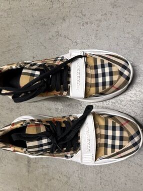 Burberry Beige Check Low-Top Sneakers with Black Laces